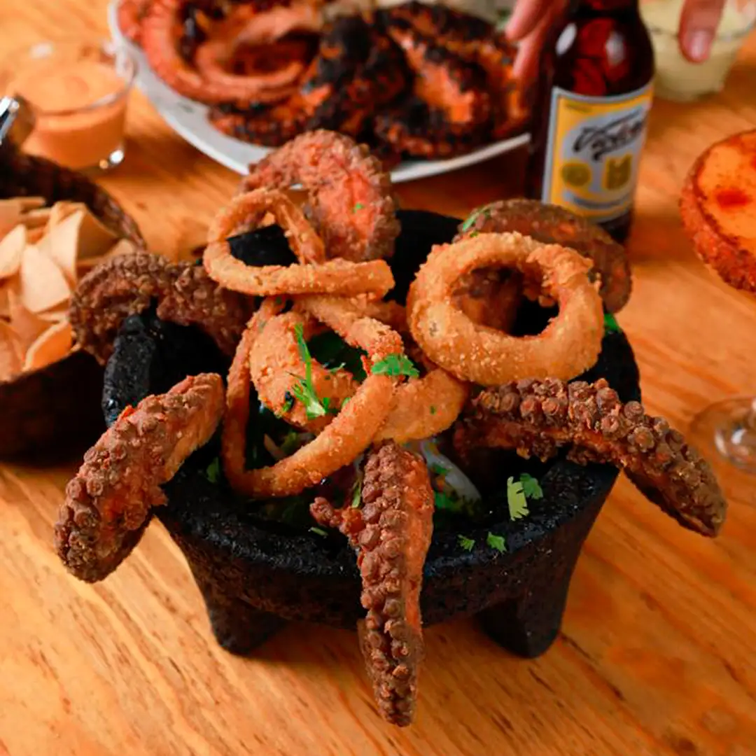 Molcajete de Chicharrón de Pulpo